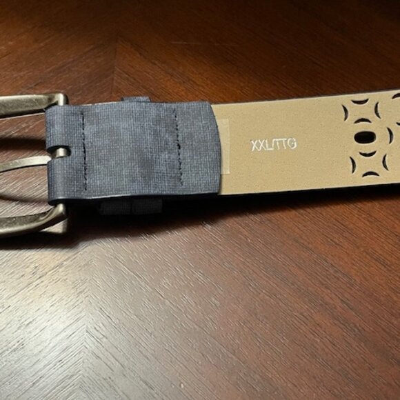 Cut out pattern style belt. Unisex - Picture 3 of 3